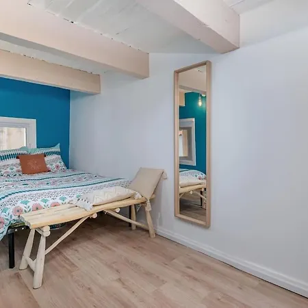 Duplex 4 Pers. Centre Avec Cour Privee Ensoleillee Appartement