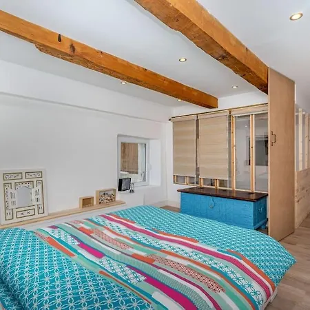 Апартаменты Duplex 4 Pers. Centre Avec Cour Privee Ensoleillee Марсель